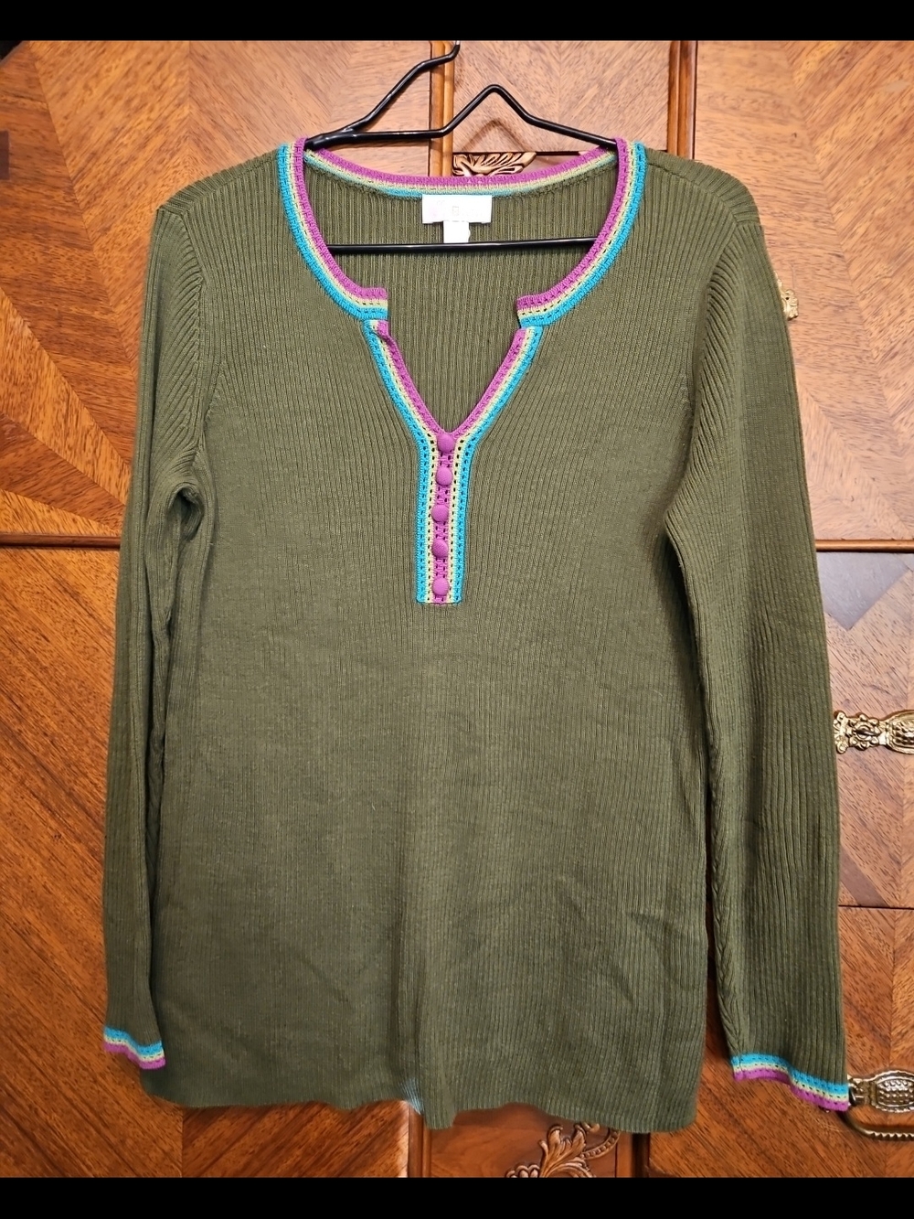 Kim Gravel Size Medium  Olive Ribbed Knit Top with Purple and Turquoise Trim
